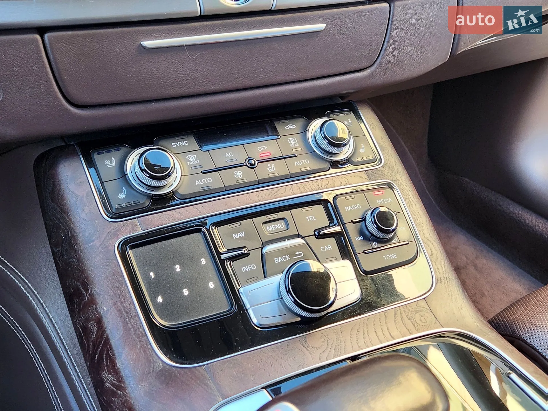 2010 Audi A8 - мініатюра 25