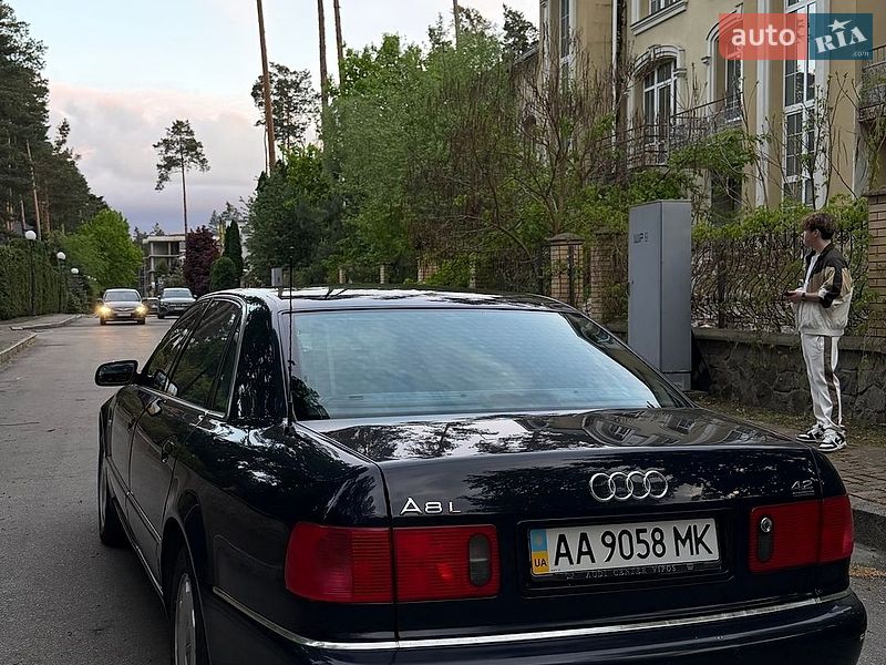 Седан Audi A8 2001 в Києві