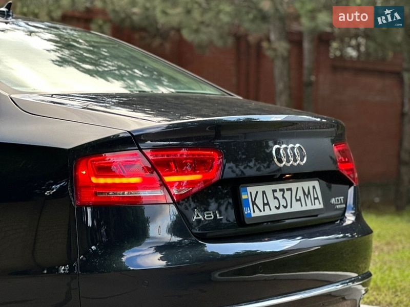 Седан Audi A8 2013 в Днепре