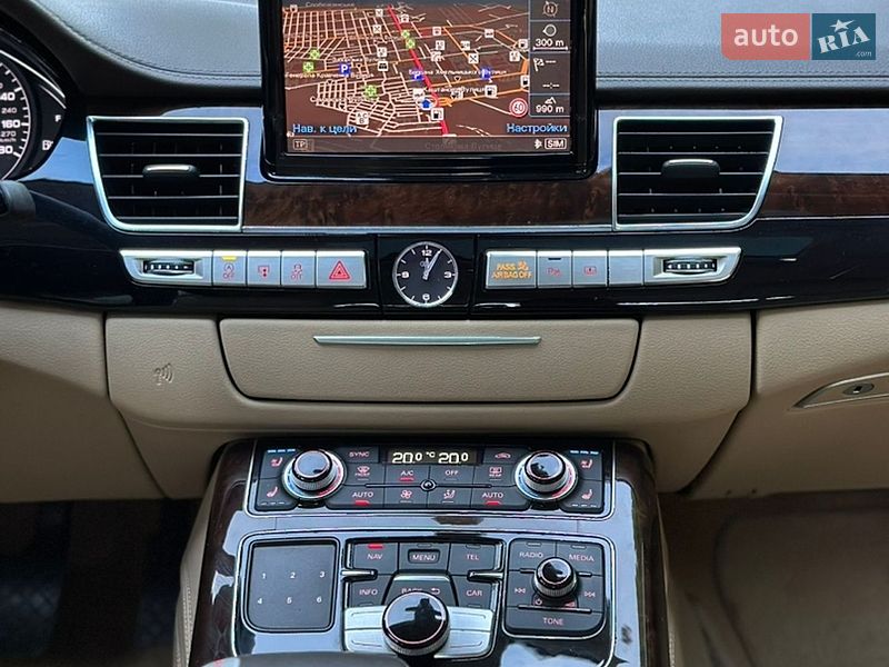 Седан Audi A8 2013 в Днепре
