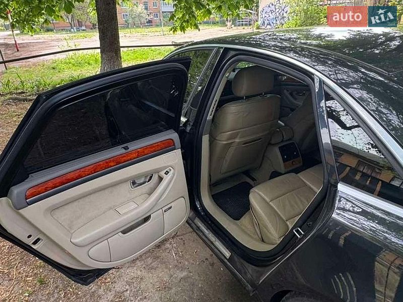 Седан Audi A8 2004 в Прилуках
