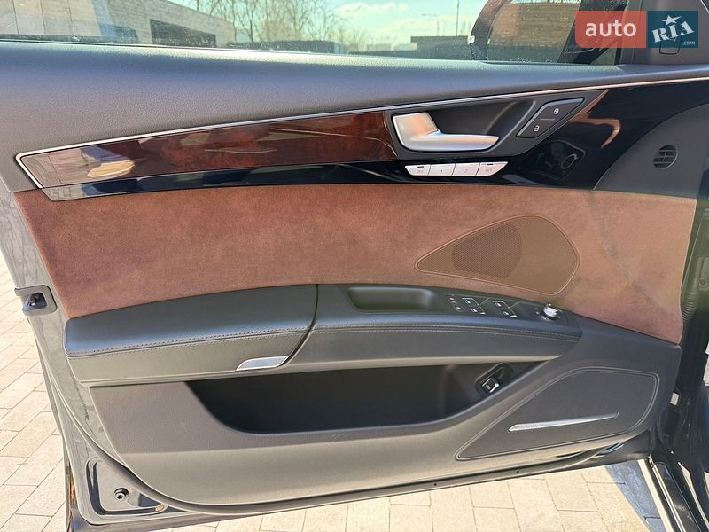 Седан Audi A8 2015 в Києві