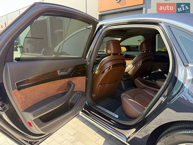 Седан Audi A8 2015 в Киеве