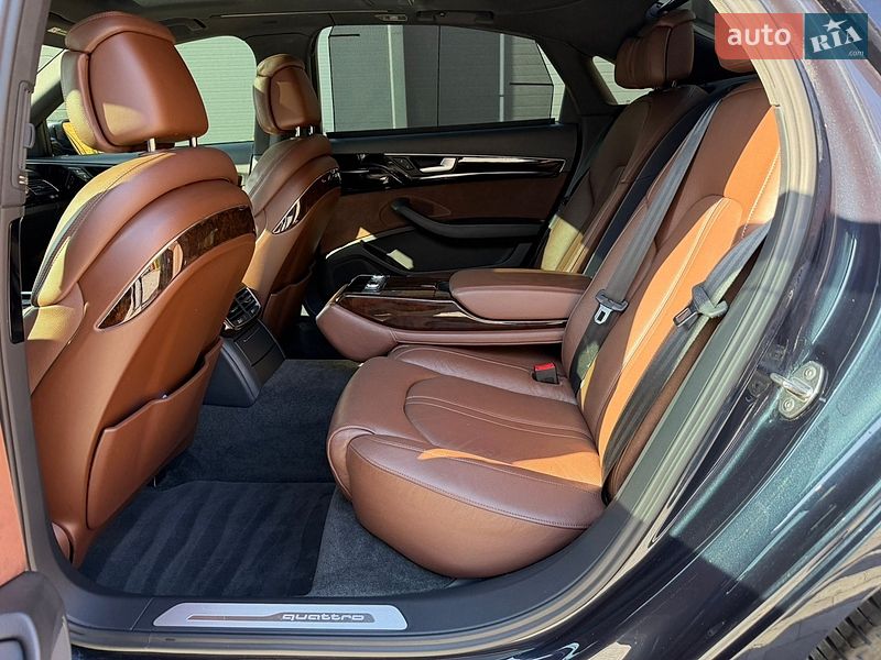 Седан Audi A8 2015 в Києві