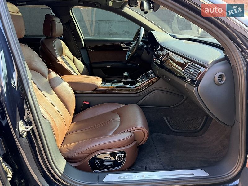 Седан Audi A8 2015 в Киеве