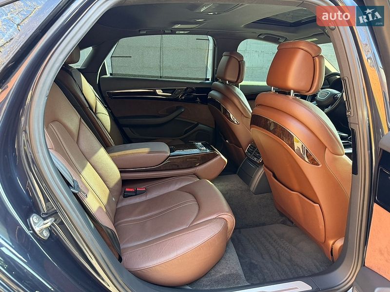 Седан Audi A8 2015 в Києві