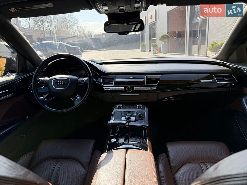 Седан Audi A8 2015 в Києві