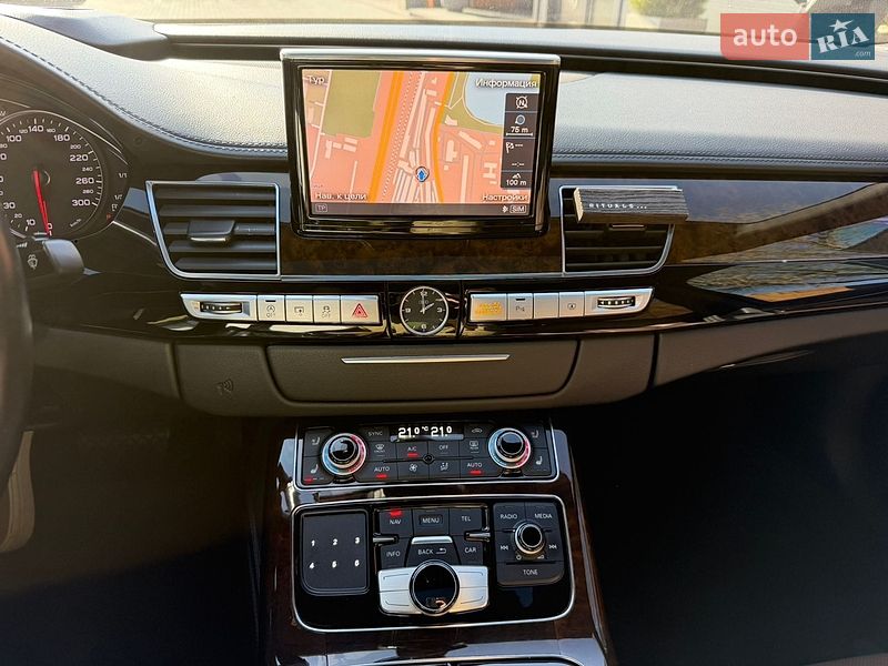 Седан Audi A8 2015 в Киеве