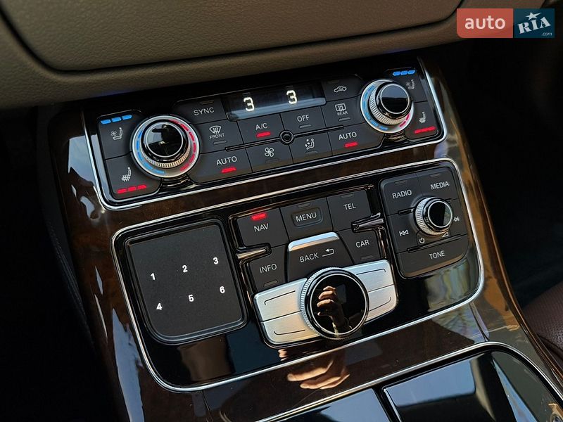 Седан Audi A8 2015 в Києві