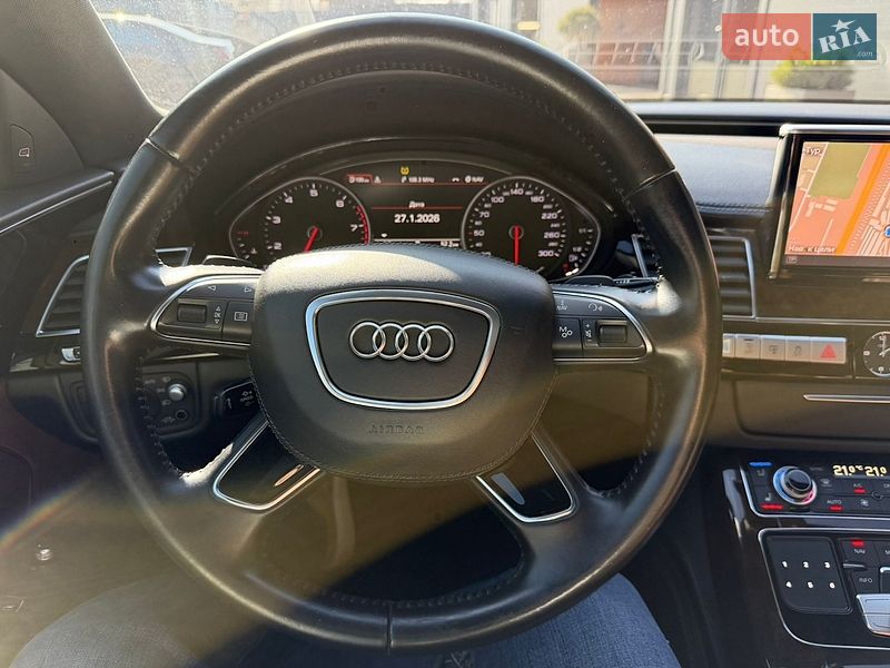 Седан Audi A8 2015 в Києві
