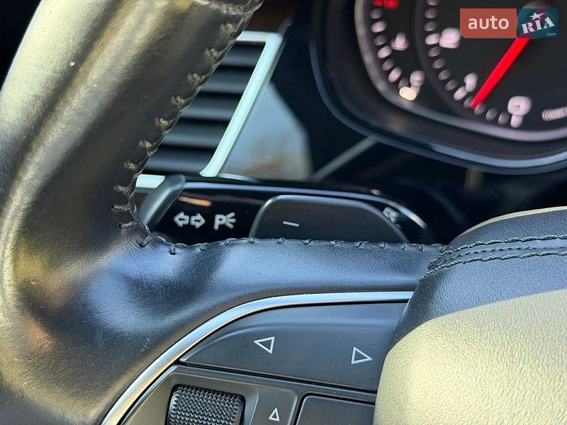 Седан Audi A8 2015 в Києві