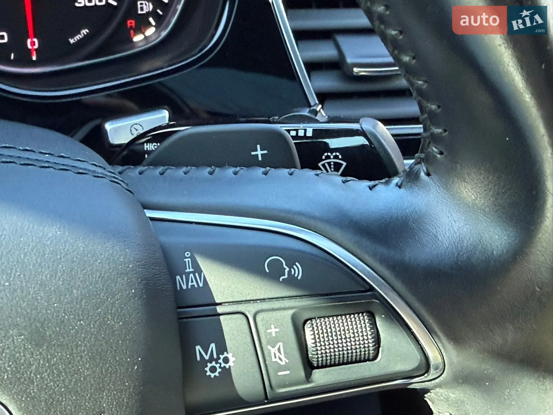 2015 Audi A8 - мініатюра 33