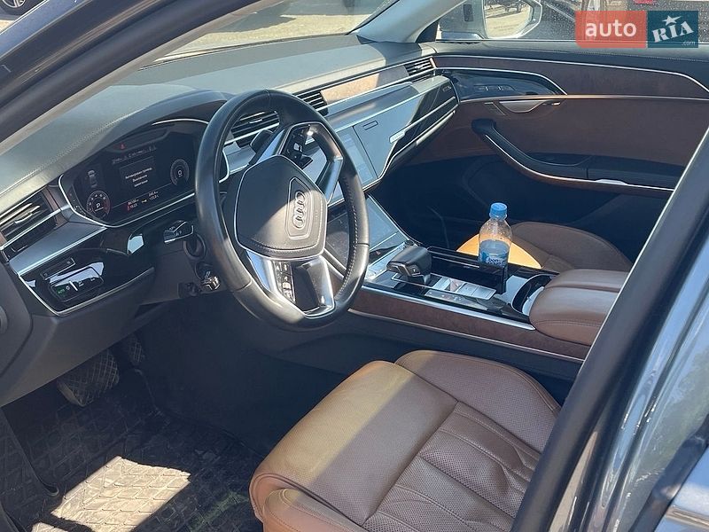 Седан Audi A8 2018 в Киеве