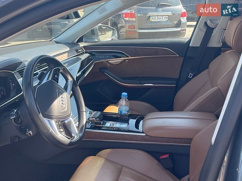 Седан Audi A8 2018 в Киеве