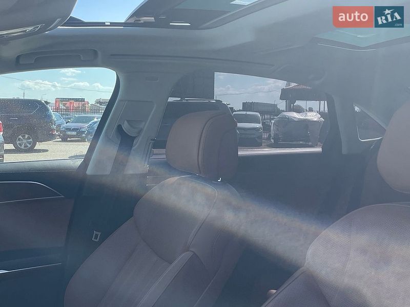 Седан Audi A8 2018 в Киеве