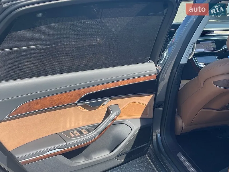 Audi A8 2018 VIN WAU8DAF83KN010633 фото оголошення 29 з 176