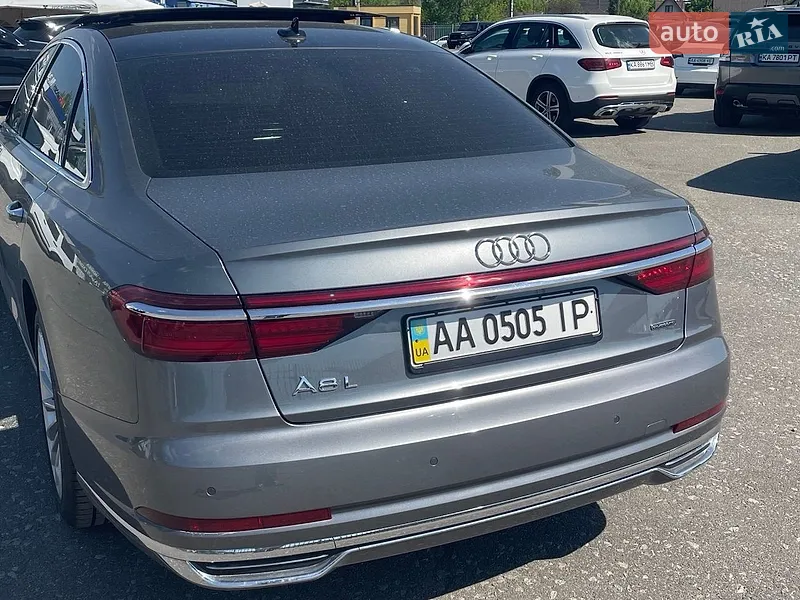 Audi A8 2018 VIN WAU8DAF83KN010633 фото оголошення 7 з 176