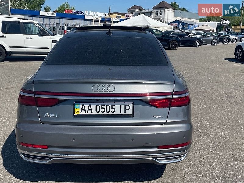 Седан Audi A8 2018 в Киеве