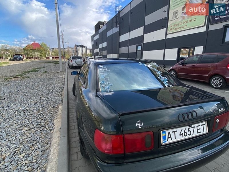 Седан Audi A8 1996 в Калуші