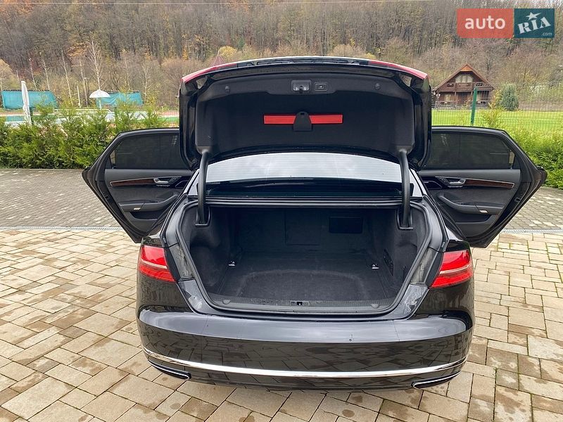 Седан Audi A8 2013 в Киеве