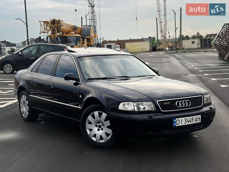 Седан Audi A8 2001 в Ровно