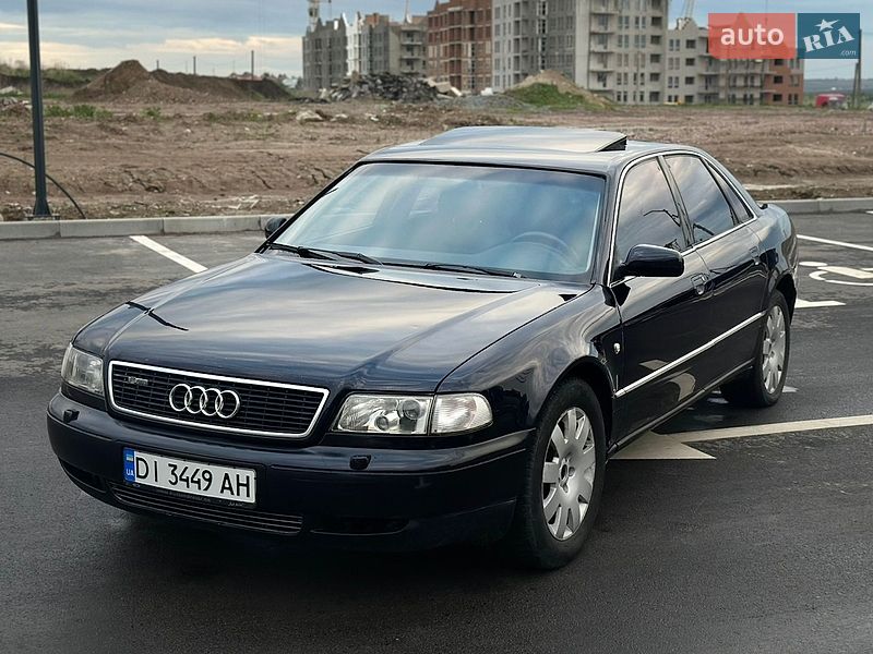 Седан Audi A8 2001 в Ровно