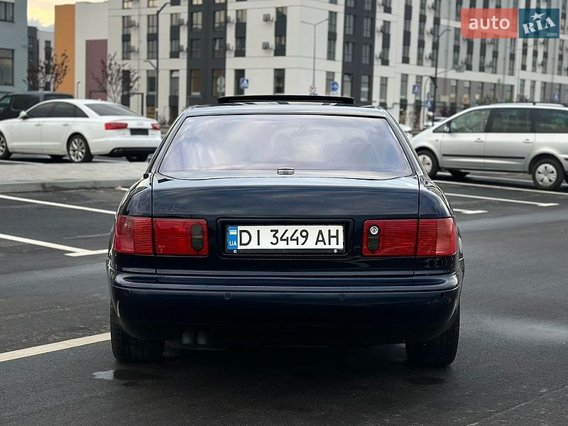 Седан Audi A8 2001 в Ровно