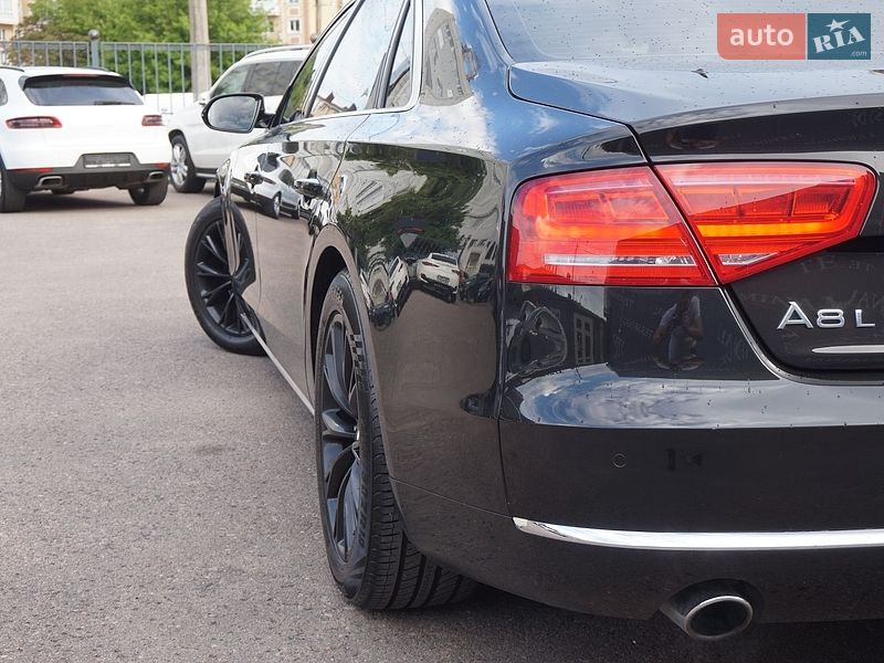 Седан Audi A8 2012 в Одесі