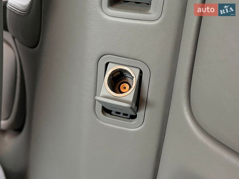 Седан Audi A8 2006 в Киеве