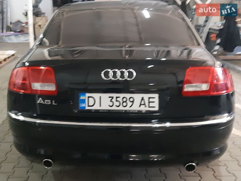 Седан Audi A8 2005 в Чернівцях