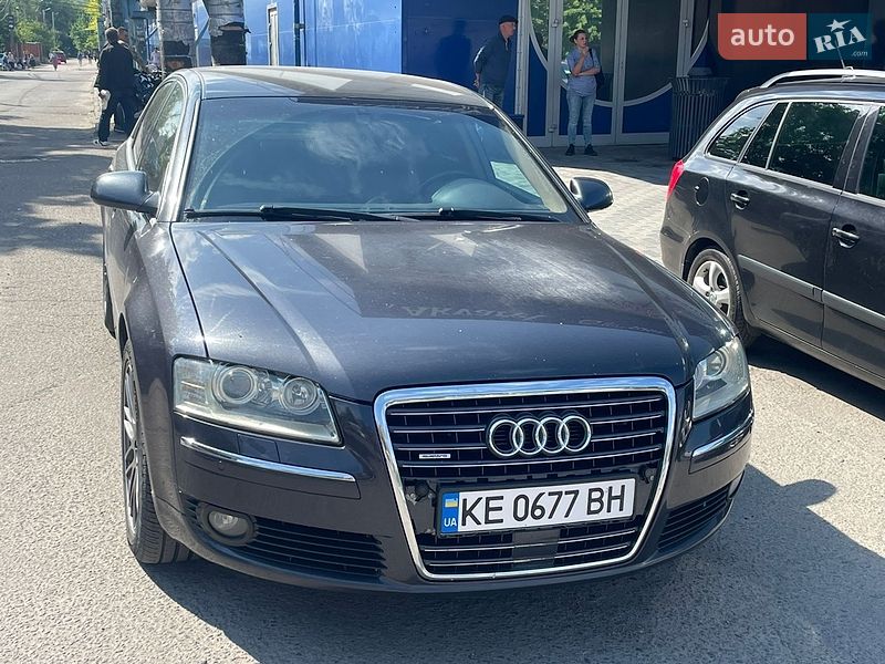 Седан Audi A8 2004 в Днепре