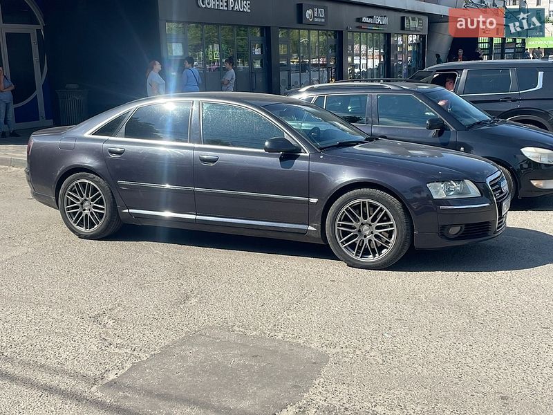 Седан Audi A8 2004 в Днепре