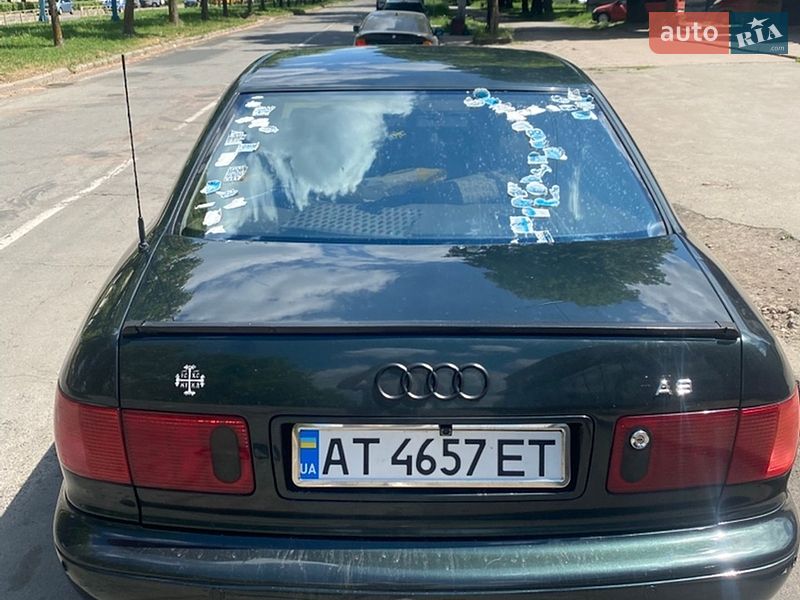 Седан Audi A8 1996 в Калуші