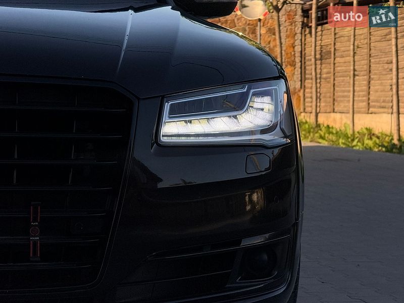 Седан Audi A8 2014 в Виннице