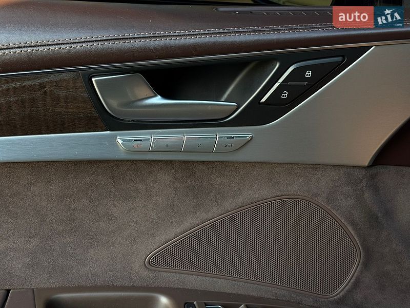 Седан Audi A8 2014 в Виннице
