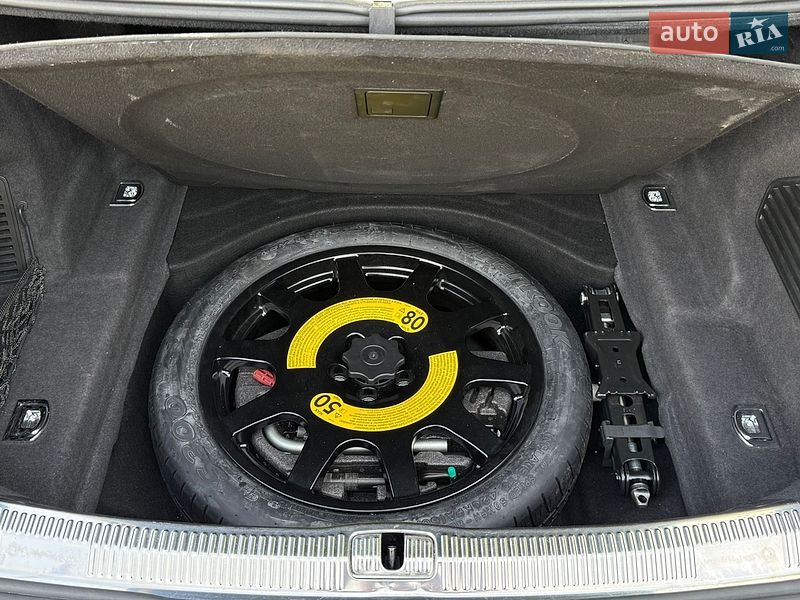 Седан Audi A8 2019 в Киеве