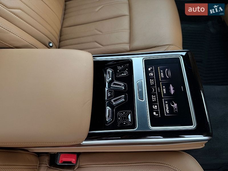 Седан Audi A8 2021 в Хмельницком