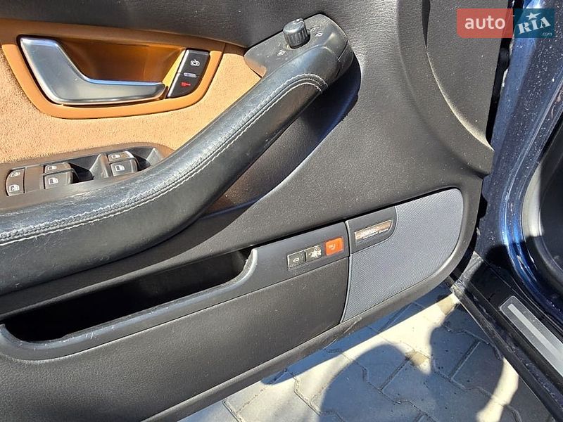 Седан Audi A8 2004 в Виннице
