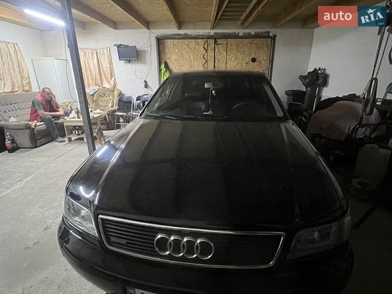 Седан Audi A8 1998 в Ковелі