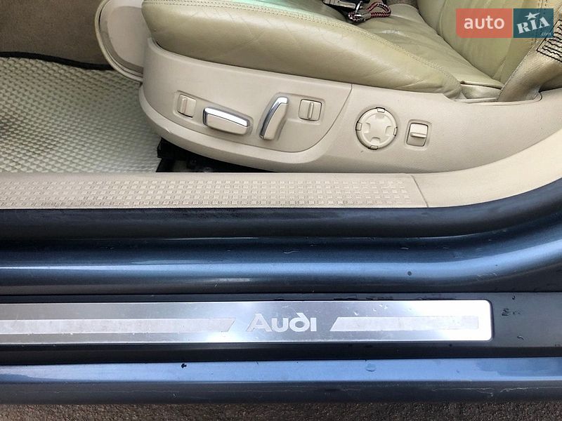 Седан Audi A8 2003 в Харкові