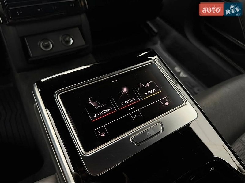 Седан Audi A8 2021 в Киеве