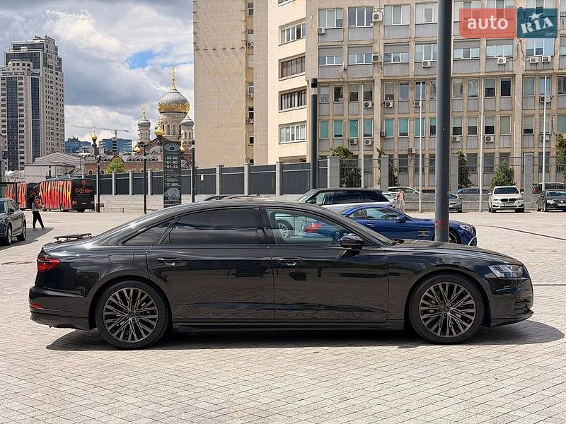 Седан Audi A8 2021 в Києві