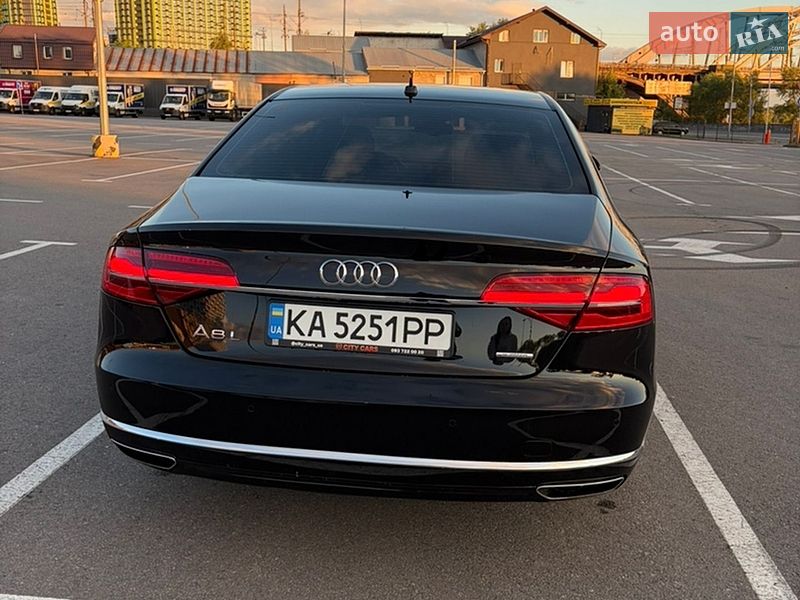 Седан Audi A8 2014 в Києві