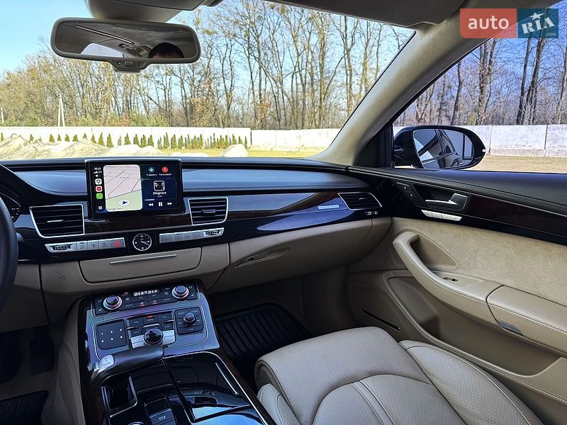 Седан Audi A8 2013 в Луцьку