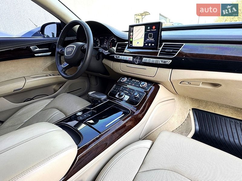 Седан Audi A8 2013 в Луцьку