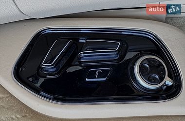 Седан Audi A8 2013 в Луцьку