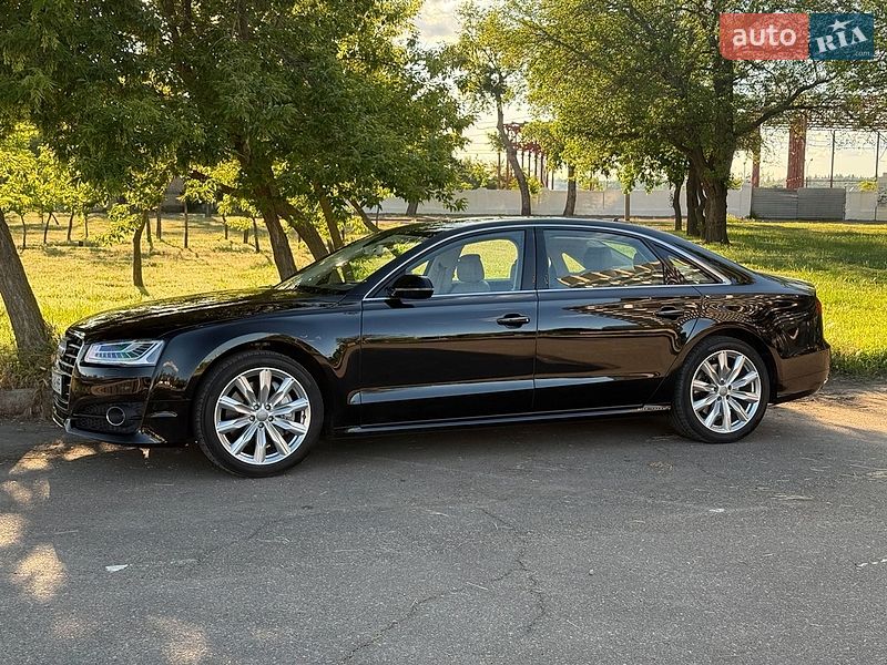 Седан Audi A8 2016 в Николаеве