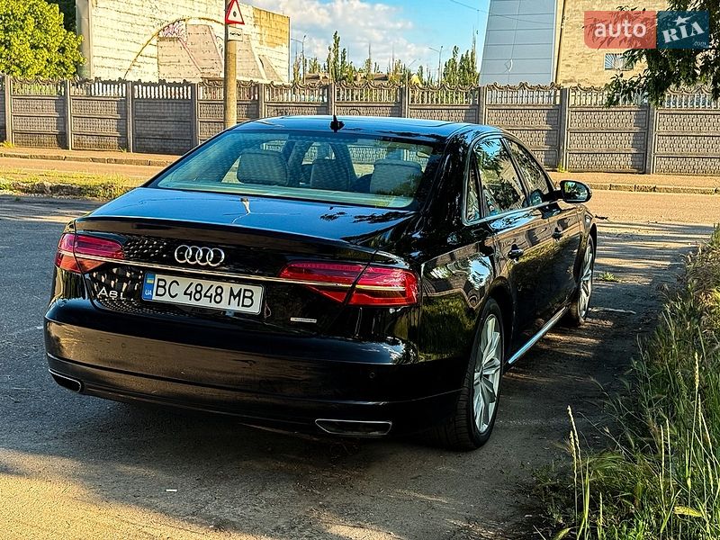 Седан Audi A8 2016 в Николаеве
