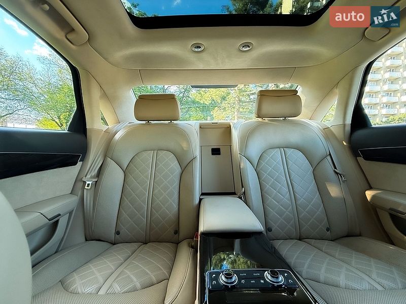 Седан Audi A8 2016 в Николаеве