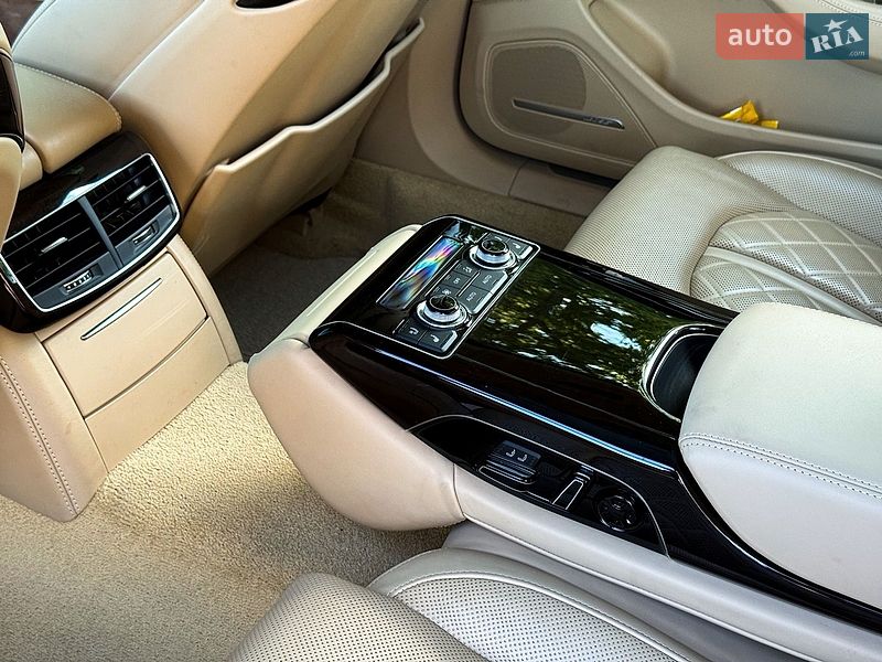 Седан Audi A8 2016 в Николаеве